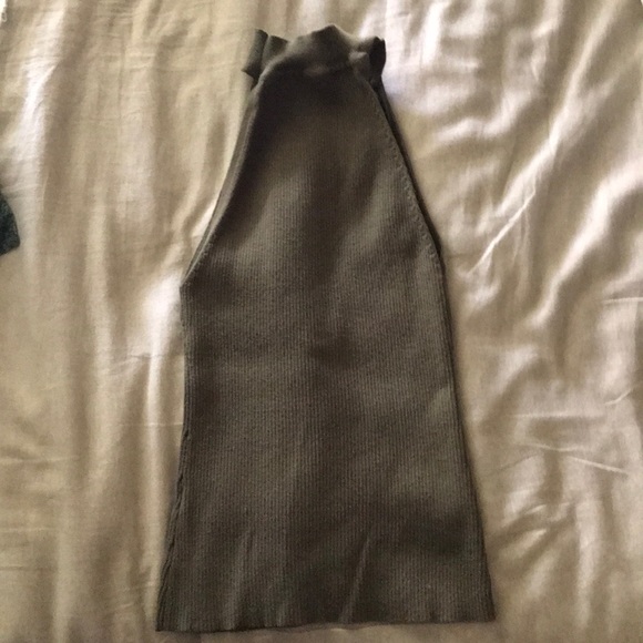 Forever 21 Sleeveless Turtleneck - Picture 3 of 3